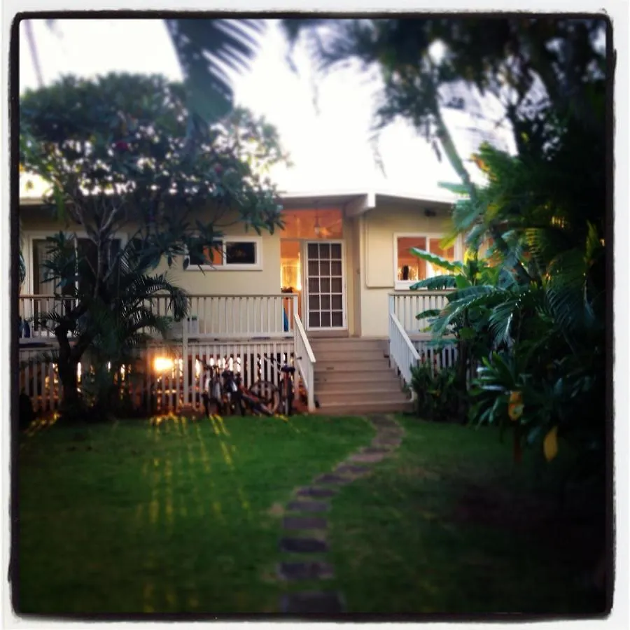 Waimea Bay Shoreline House Haleiwa