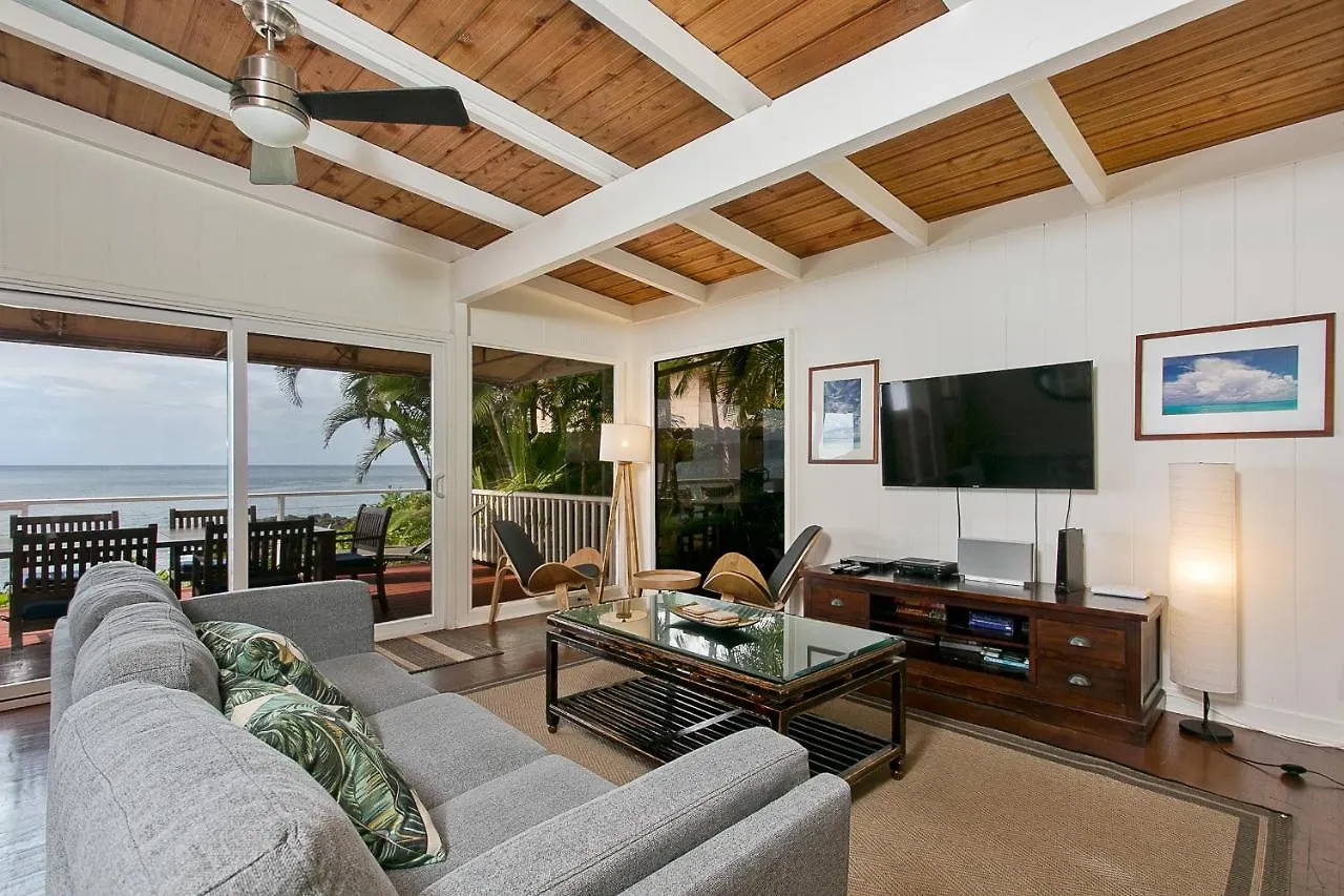 Waimea Bay Shoreline House Haleiwa